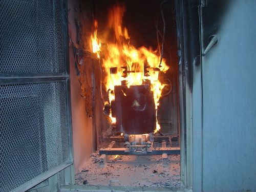 夏日炎炎，北京創(chuàng)聯(lián)匯通電氣教你必備油浸式變壓器防火常識